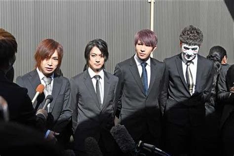 『おどるポンポコリン』カバーの金爆・鬼龍院翔「さくら先生の曲を歌うたび…」 - サンスポ