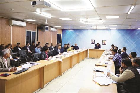 CM pulls up officials for laxity in water augmentation project