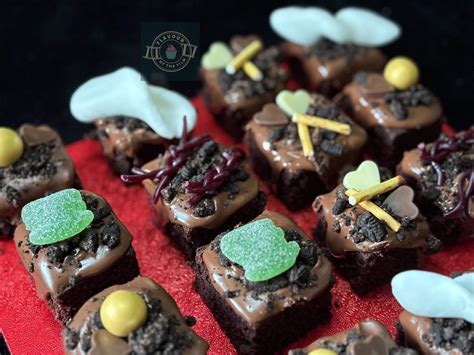 The Addams Family Cake Bites | Addams Family Values
