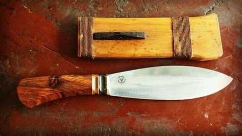 Pin de Natalia em Man's hobbies | Facas e espadas, Facas, Espadas