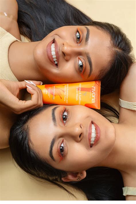 Honey & Saffron Face Wash with Kojic Acid & Niacinamide – Rivona Naturals