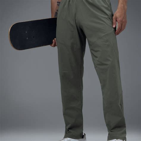 Men Solid Regular Fit Trackpants with TS FLEXI