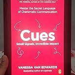 Cues : Van Edwards, Vanessa: Amazon.in: Books