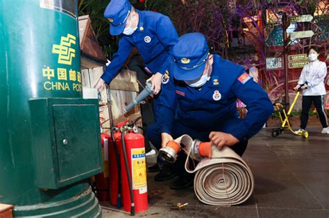 三亚市消防支队东岸消防站：24小时值守 做好春节消防安全“守夜人”_腾讯新闻