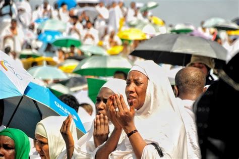 What is the Islamic religious practice Hajj and why is it performed ...