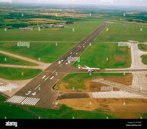 Airports, Dublin Airport, Runway 34 Stock Photo - Alamy