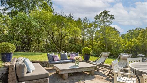 ESCAPE BROOKLYN – Dutch Stone Home in Saugerties, NY