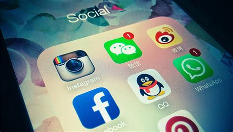 2016中国社交媒体影响报告：社交媒体让人们的生活更差了|界面新闻 · 商业