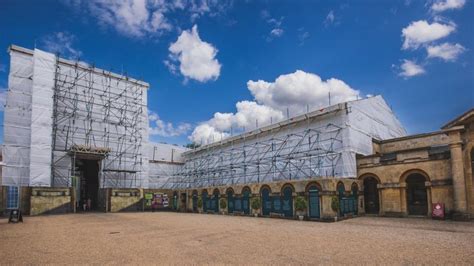 Blenheim Palace announces £10m roof restoration project - BBC News