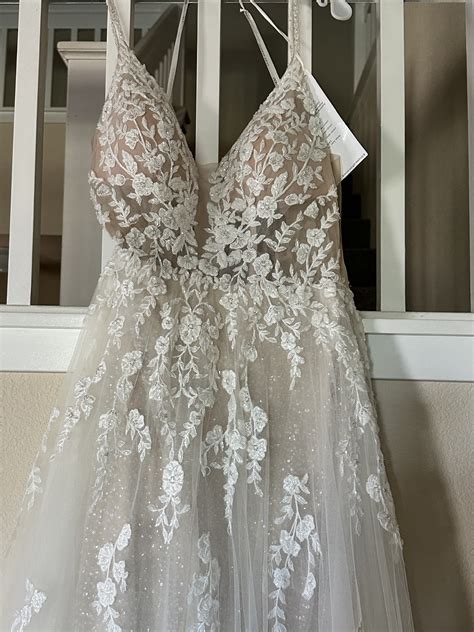 Martina Liana 1137 Sample Wedding Dress - Stillwhite