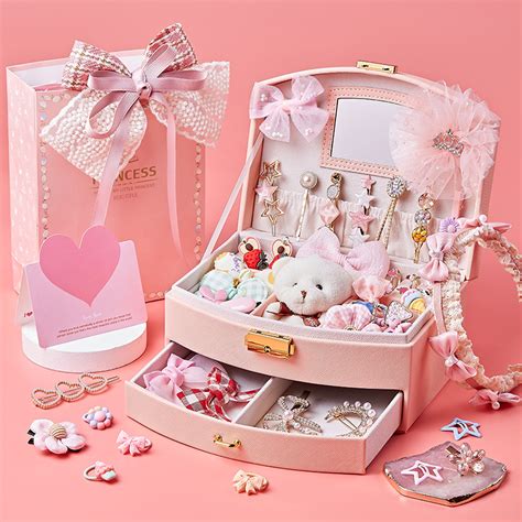 儿女送什么礼物好最新素材