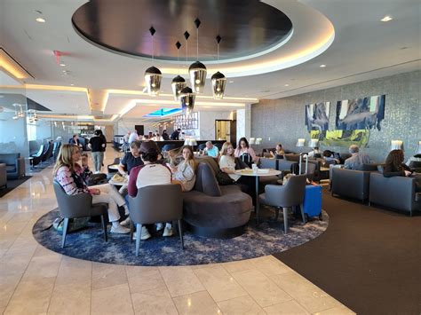 United Polaris Lounge SFO Review & First Class San Francisco - Austin