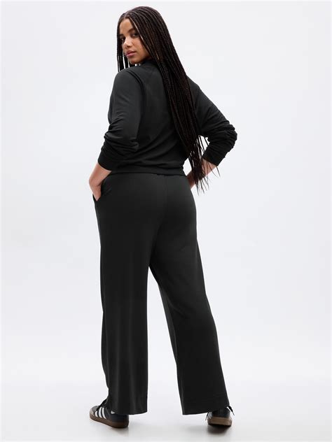 Mid Rise Cloudlight Straight Leg Sweatpants | Gap