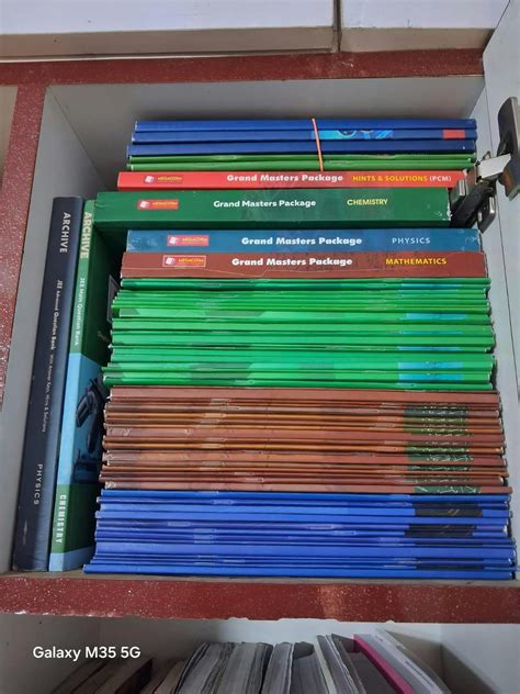 FIITJEE [2025 Edition] Study Material for IIT-JEE | Physics, Chemistry ...