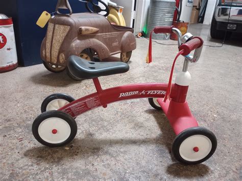Radio Flyer Tricycle – Texas Trucks and Classics