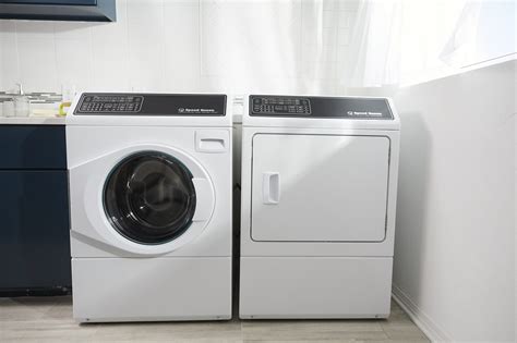 Speed Queen | Pedestals Available