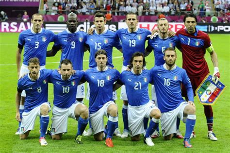 Un solo grido: Forza Azzurri! Scrivete il vostro | Alfredo Pedullà