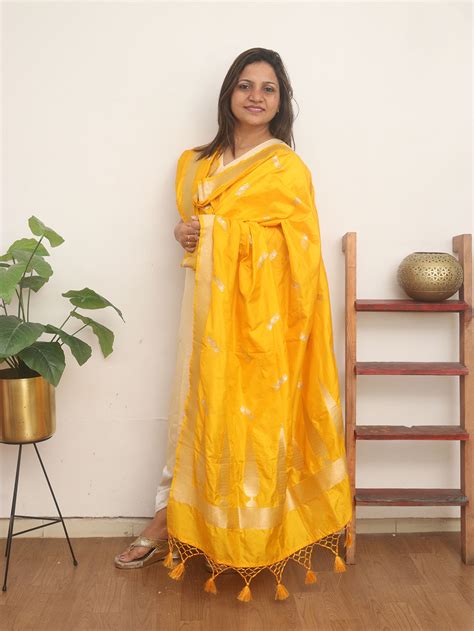 Stunning Yellow Banarasi Silk Dupatta - Shop Now!