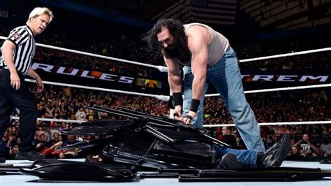 WWE Extreme Rules: Deam Ambrose defeats Luke Harper in Chicago Street ...