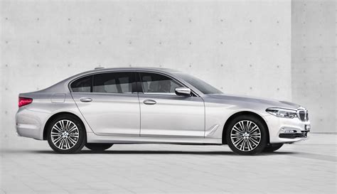 2018 BMW 5-Series Li shows off elongated looks in Shanghai