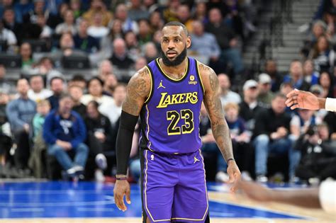 Why LeBron James Takes Night Off, Leaving Lakers to Adapt