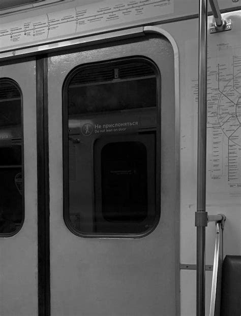 Local Train Closed-Door 的图像结果