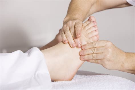 A life-changing foot rub in 10 minutes or less | Alexis Costello