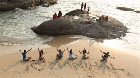 Manipal Local People 的图像结果