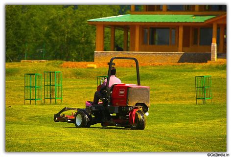 go2india.in : Equipments used in cutting grass at Golf ground