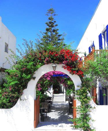 HELLINIKO HOTEL & STUDIOS (Paros) - Inn Reviews, Photos, Rate ...