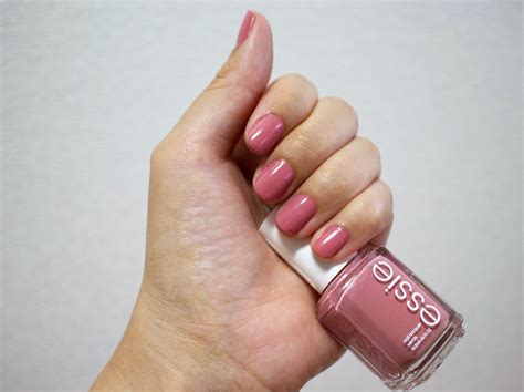 Rose Diamond: essie 144 eternal optimist
