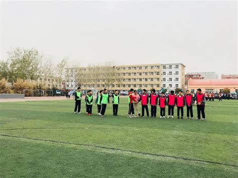 邯郸市荀子中学十余位首届毕业生回到母校参观 - 教育 - 中原新闻网-站在对党和人民负责的高度做新闻