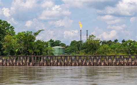 Fossil Fuel Proximity: Billions at Risk, Study Reveals Global Threat