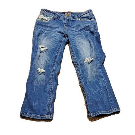 No Boundaries Womens Jean Capris Low Rise Distressed Size 5 | eBay