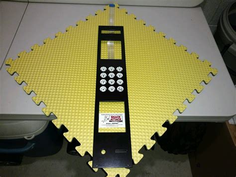 AMS 35 & 39 / SENSIT 3 VENDING MACHINE FRONT DOOR BEZEL, 12 PIN KEY PAD ...