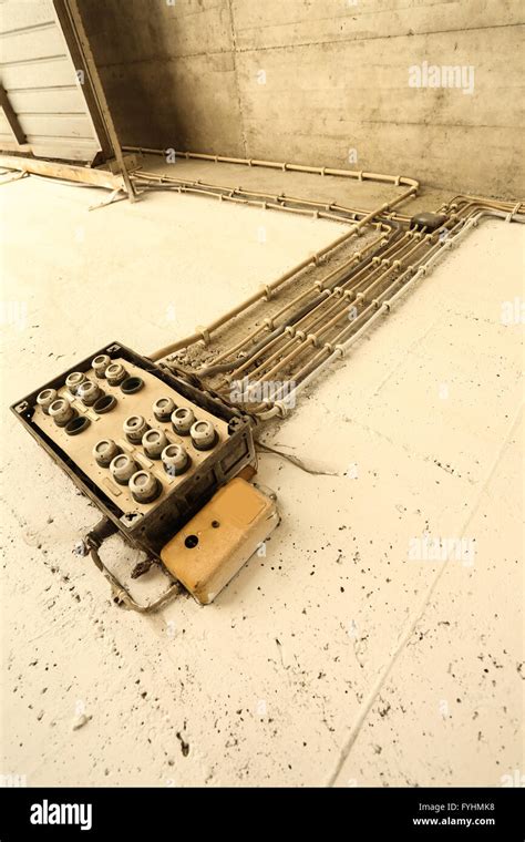 Old Electricity 的图像结果