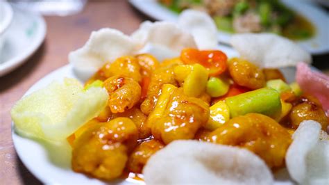 吃东江名菜，品惠州味道。东江菜属广东菜的客家菜系
