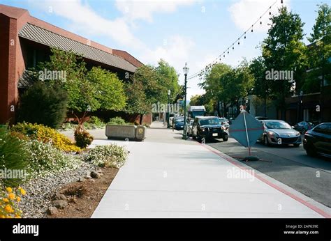 Landscaping is visible along Main Street in downtown Walnut Creek ...