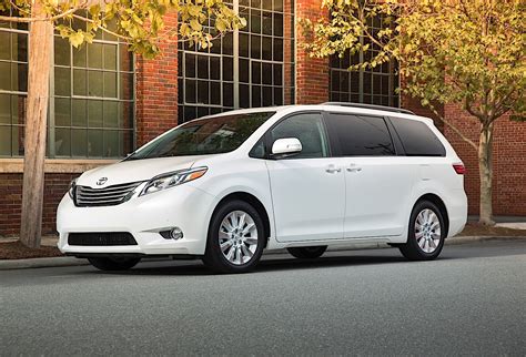 TOYOTA Sienna Specs, Performance & Photos - 2014, 2015, 2016, 2017 - autoevolution