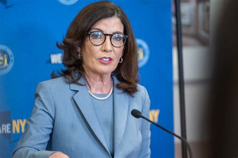 Policy nerds don’t like her tax cut - POLITICO