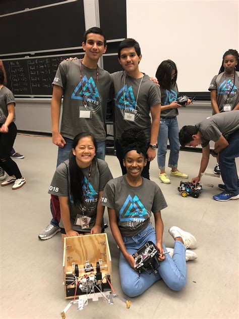 Laura Lewis '19 Wins Top Awards at MIT Summer Program | Post Details