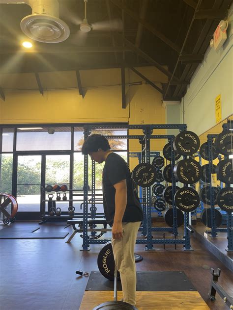 245lbs/111kg Deadlift : r/formcheck