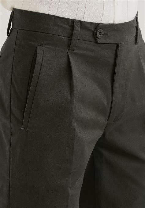 Buy Chinos for Men Online | Now Up to 40% Off | Banana Club