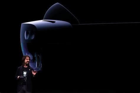 Microsoft at MWC Barcelona: HoloLens 2 augmented reality headset ...
