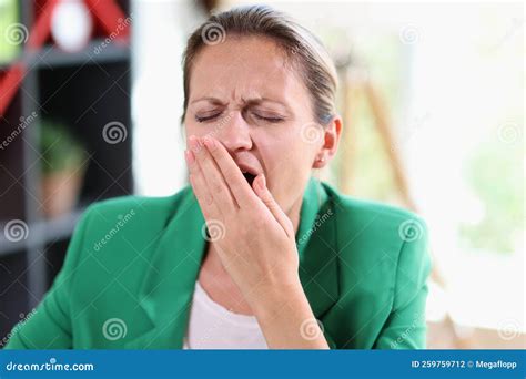 Overworked Face 的图像结果