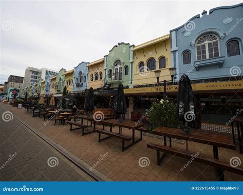 Christchurch, New Zealand: Colourful Building Facades in New Regent ...