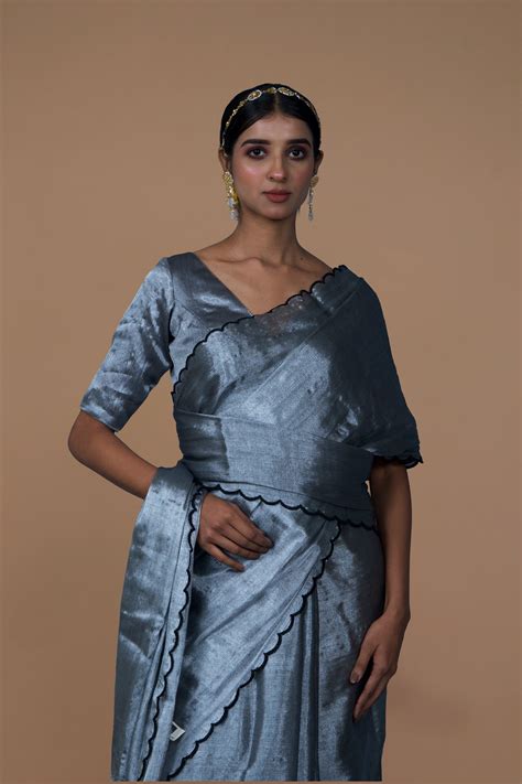 Buy Silver Handwoven Tissue Saree with Scalloped Pallu & Border | Huts ...