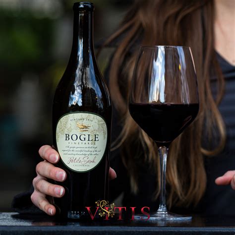 Rượu vang Mỹ Bogle Petite Sirah giá tốt - Vitis.vn