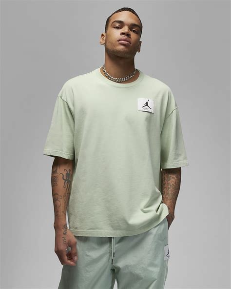 Jordan Flight Essentials Men's Oversized T-Shirt. Nike IN