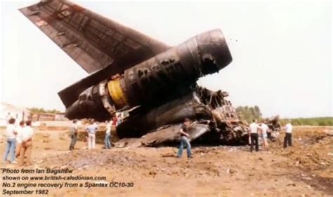 DC-9客机在苏黎世坠毁，原因竟是机长的独断行为，《空中浩劫》_哔哩哔哩_bilibili